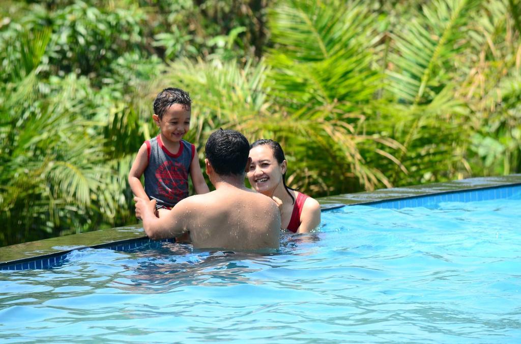 Bess Resort & Waterpark Hotel And Convention Malang Esterno foto