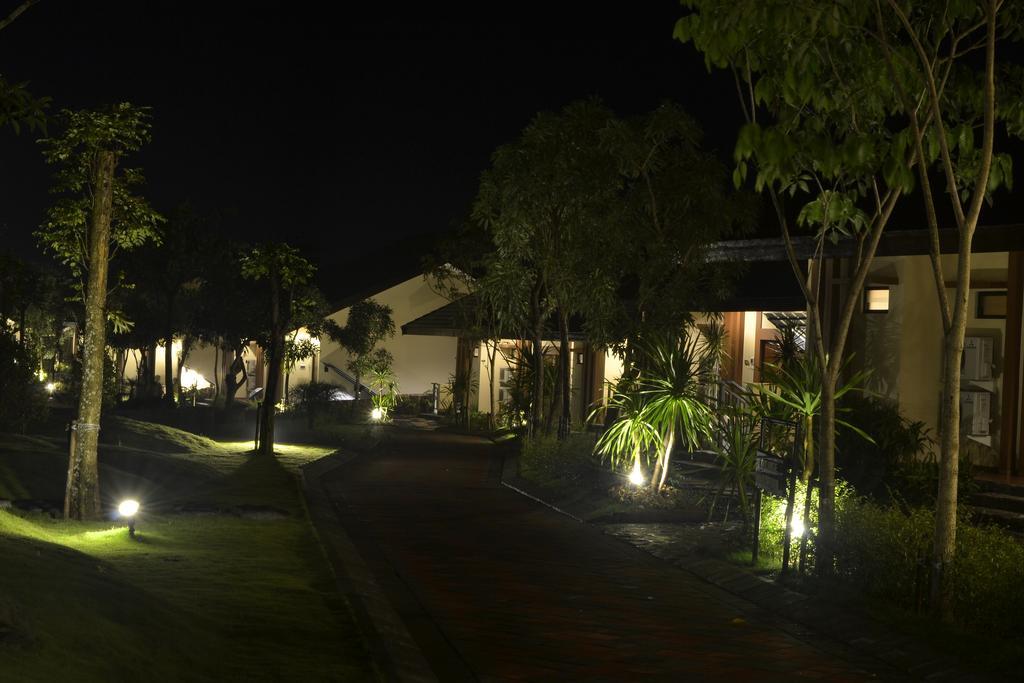 Bess Resort & Waterpark Hotel And Convention Malang Esterno foto