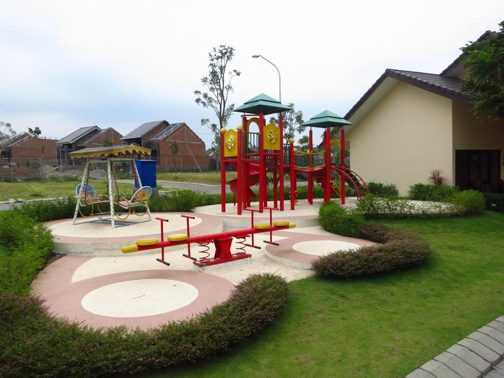 Bess Resort & Waterpark Hotel And Convention Malang Esterno foto