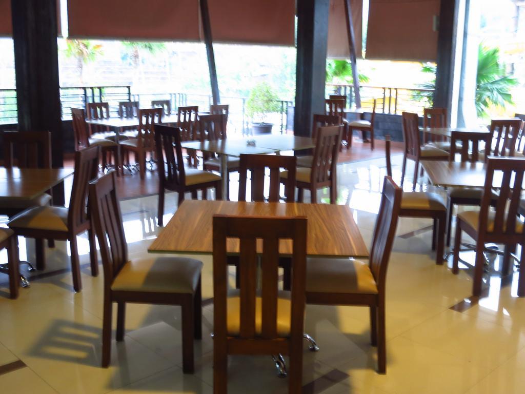Bess Resort & Waterpark Hotel And Convention Malang Esterno foto