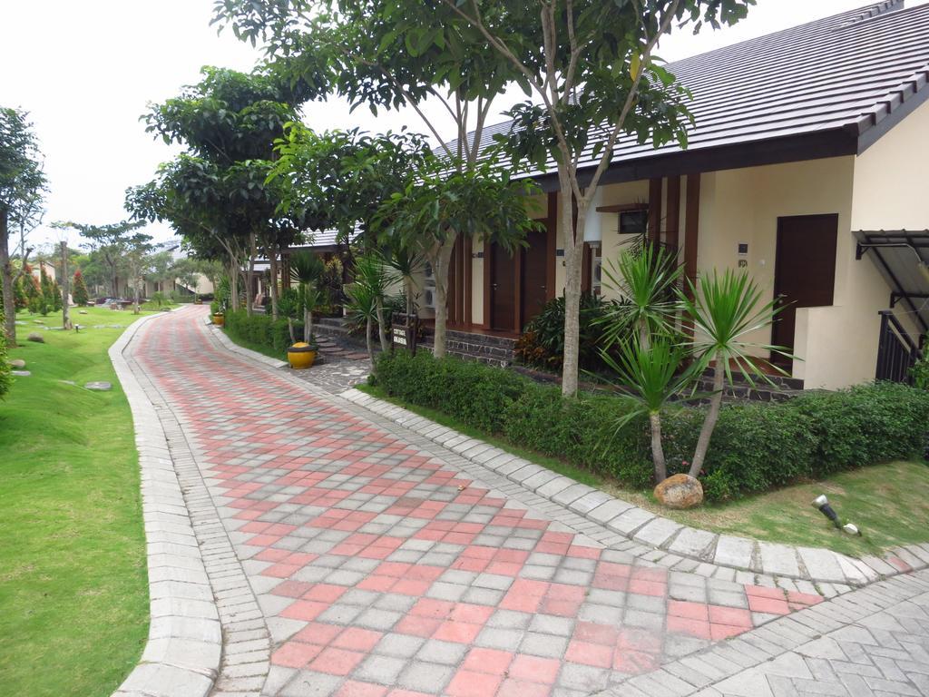 Bess Resort & Waterpark Hotel And Convention Malang Esterno foto
