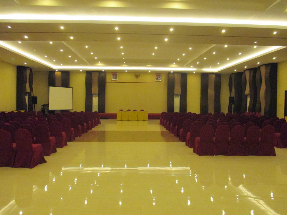 Bess Resort & Waterpark Hotel And Convention Malang Esterno foto