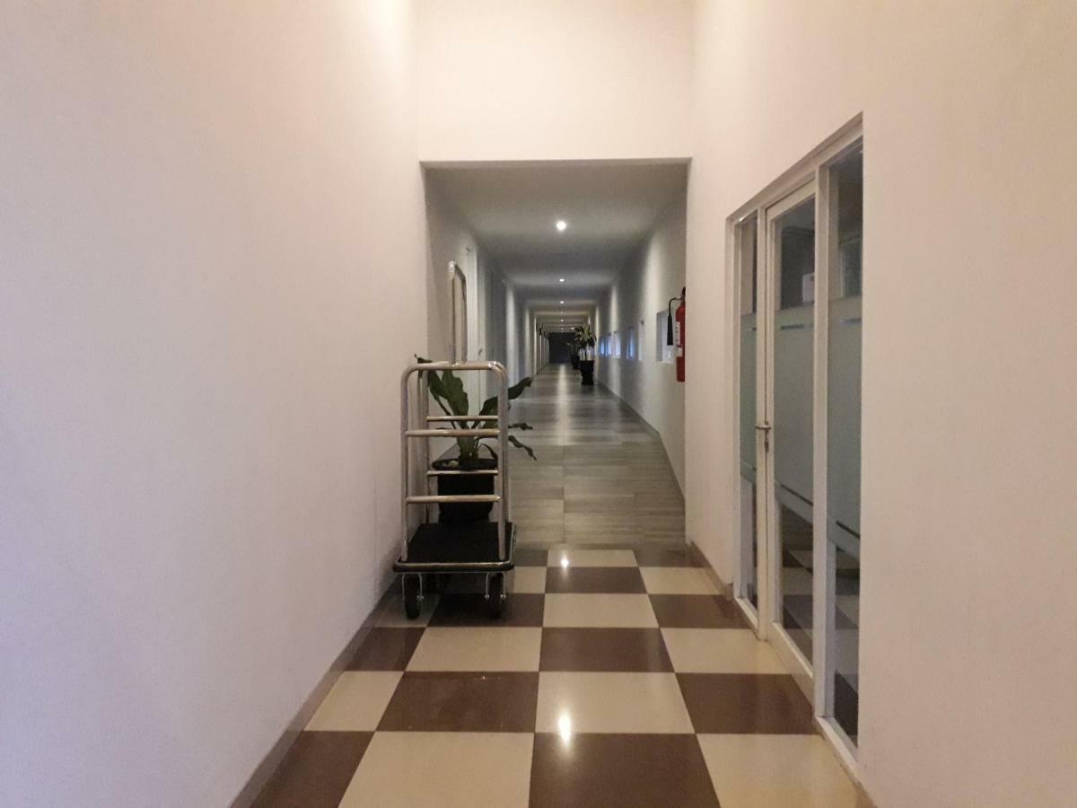 Bess Resort & Waterpark Hotel And Convention Malang Esterno foto